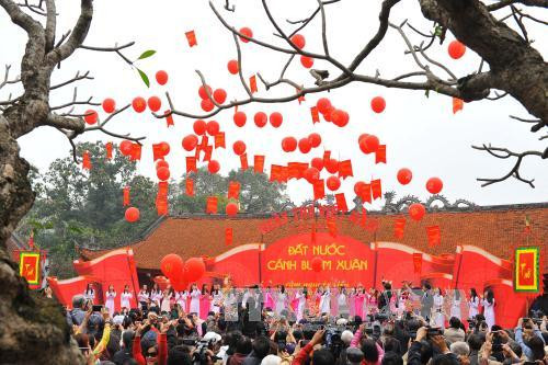 第十四次越南诗歌日在文庙—国子监隆重开幕 ảnh 3 第十四次越南诗歌日在文庙—国子监隆重开幕 ảnh 3