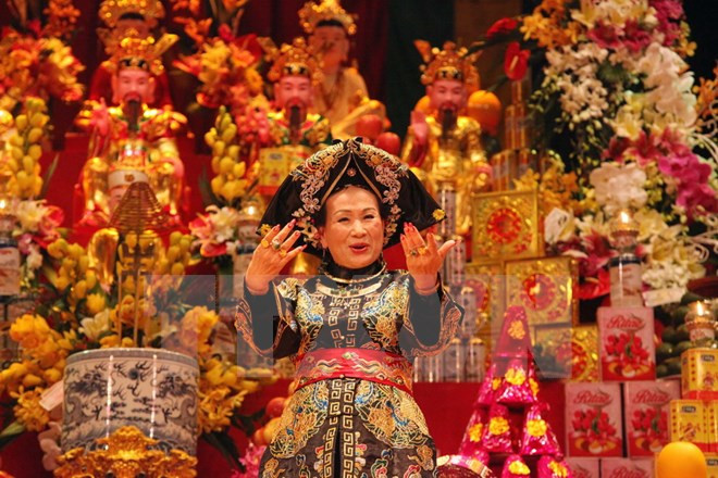 越南向国际友人介绍祀母信仰 ảnh 1 越南向国际友人介绍祀母信仰 ảnh 1