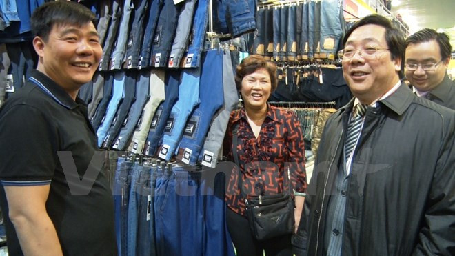 越南驻俄罗斯大使馆为旅俄越南摊主提供大力支持 ảnh 1 越南驻俄罗斯大使馆为旅俄越南摊主提供大力支持 ảnh 1