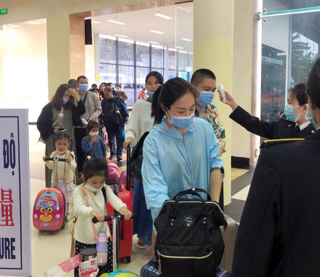 新冠肺炎疫情：严格核查入境人员对防疫工作具有重要意义 ảnh 1