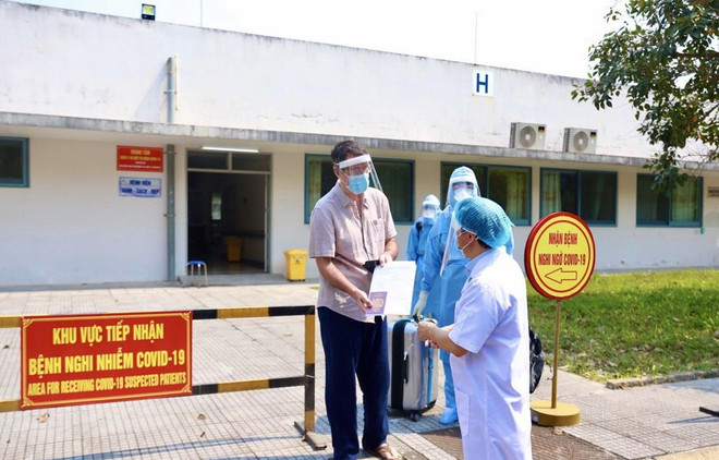 新冠肺炎疫情:第33例在承天顺化省治愈出院 ảnh 1 新冠肺炎疫情:第33例在承天顺化省治愈出院 ảnh 1