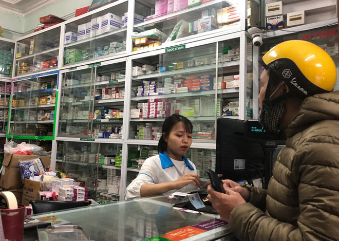  药品管理局：绝不能私自购买、储存或使用药品来预防和治疗新冠肺炎 ảnh 1