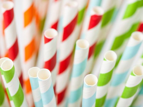 雀巢(越南)投入使用替代一次性塑料吸管的纸吸管 ảnh 1 雀巢(越南)投入使用替代一次性塑料吸管的纸吸管 ảnh 1