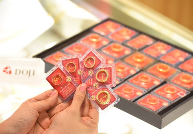 越南国内黄金价格回落至10万越盾一两 ảnh 1 越南国内黄金价格回落至10万越盾一两 ảnh 1