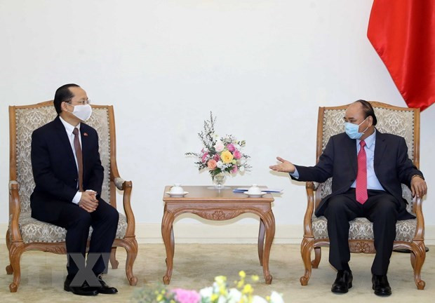 越南政府总理阮春福会见柬埔寨驻越大使Chay Navuth ảnh 1 越南政府总理阮春福会见柬埔寨驻越大使Chay Navuth ảnh 1
