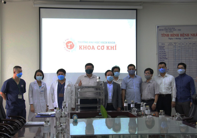 新冠肺炎疫情:岘港市百科大学成功研发出防疫机器人 ảnh 3 新冠肺炎疫情:岘港市百科大学成功研发出防疫机器人 ảnh 3
