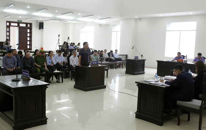 何文深及同犯贪污案二审法庭:何文深建议减轻对部分被告人量刑 ảnh 2 何文深及同犯贪污案二审法庭:何文深建议减轻对部分被告人量刑 ảnh 2