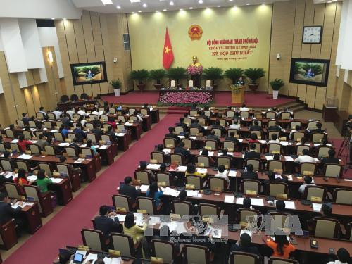 阮氏碧玉和阮德钟继续当选河内市人民议会主席及人民委员会主席 ảnh 1