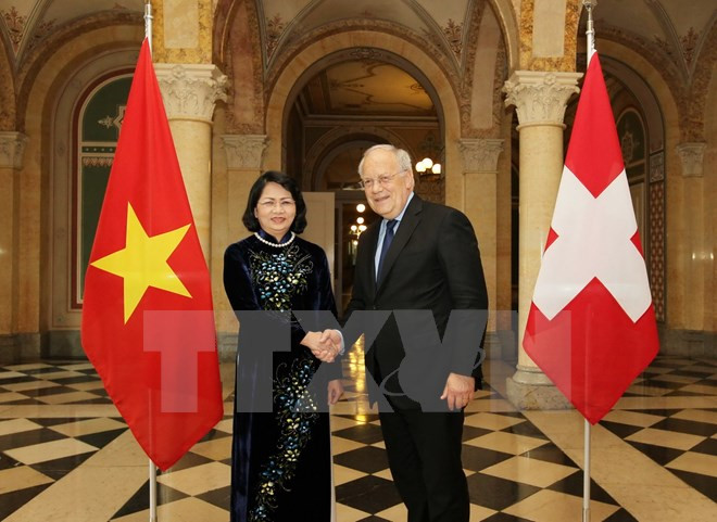 越南国家副主席邓氏玉盛对瑞士进行工作访问 ảnh 1 越南国家副主席邓氏玉盛对瑞士进行工作访问 ảnh 1