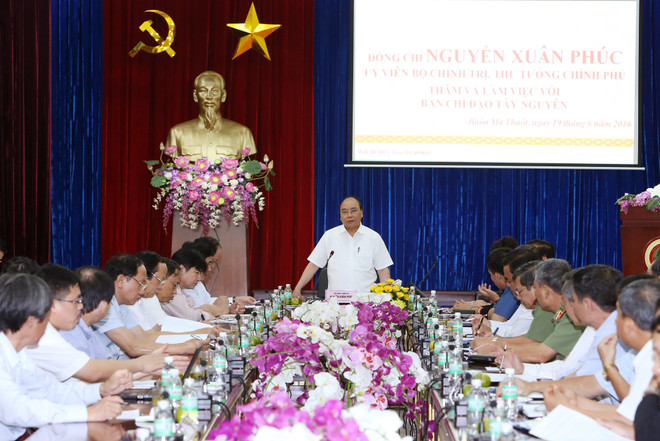 越南政府总理阮春福同西原地区指导委员会举行座谈 ảnh 1 越南政府总理阮春福同西原地区指导委员会举行座谈 ảnh 1
