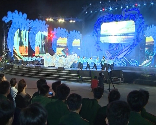 “共同携手净化海洋”音乐盛会在清化省举行 ảnh 1 “共同携手净化海洋”音乐盛会在清化省举行 ảnh 1