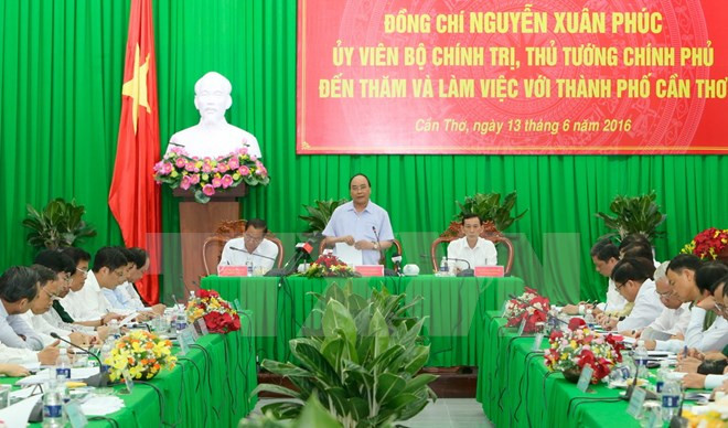 越南政府总理阮春福：完善发展规划是芹苴市的核心任务 ảnh 1