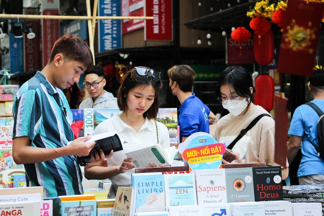 2022年胡志明市书街营收达520亿越盾 ảnh 1 2022年胡志明市书街营收达520亿越盾 ảnh 1