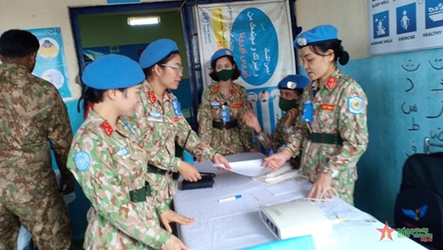 在阿卜耶伊的越南蓝色贝雷帽医生 ảnh 1 在阿卜耶伊的越南蓝色贝雷帽医生 ảnh 1
