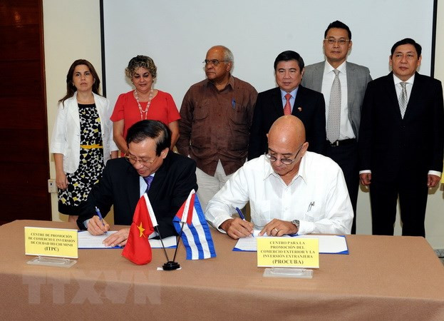 越古两国企业签署多项贸易合作协议 ảnh 2