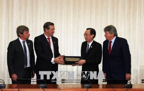 胡志明市与阿根廷中部三省加强合作 ảnh 1 胡志明市与阿根廷中部三省加强合作 ảnh 1