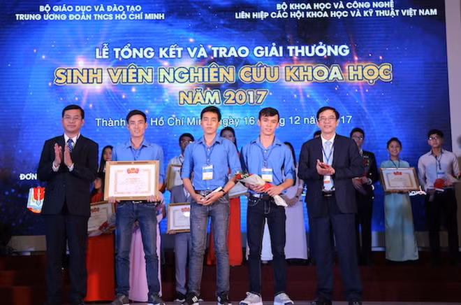 越南启动“2018年大学生科研奖” ảnh 1
