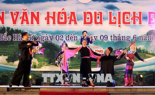 2018年北河旅游文化周有助于推介“白色高原之地”的文化之美 ảnh 2 2018年北河旅游文化周有助于推介“白色高原之地”的文化之美 ảnh 2