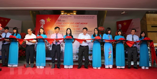 “胡志明主席与爱国竞赛运动”展览会在河内举行 ảnh 1 “胡志明主席与爱国竞赛运动”展览会在河内举行 ảnh 1