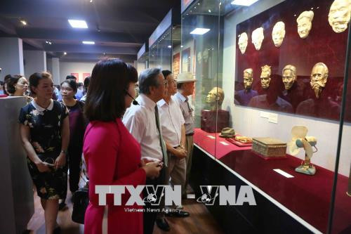 “1945-1954年抗战时期中的文学与艺术”专题展在河内举行 ảnh 1 “1945-1954年抗战时期中的文学与艺术”专题展在河内举行 ảnh 1