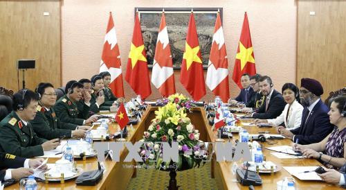 加拿大国防部长哈吉特·萨吉安对越南进行正式访问 ảnh 2 加拿大国防部长哈吉特·萨吉安对越南进行正式访问 ảnh 2