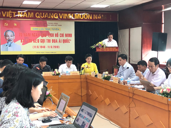 《越共电子报》举行“胡志明主席发起爱国竞赛运动70周年”在线座谈会 ảnh 1