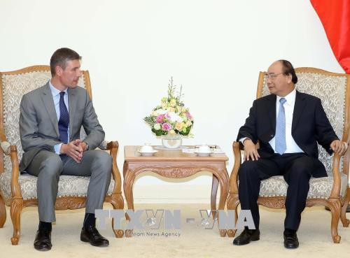 越南政府总理阮春福会见英国驻越大使 ảnh 1 越南政府总理阮春福会见英国驻越大使 ảnh 1