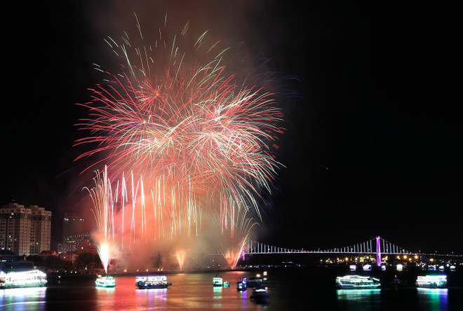 2018年岘港国际烟花节——一场视觉盛宴 ảnh 1 2018年岘港国际烟花节——一场视觉盛宴 ảnh 1