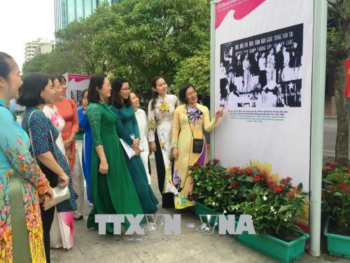 “胡志明市积极落实胡伯伯爱国竞赛号召片展” 在阮惠步行街开展 ảnh 2 “胡志明市积极落实胡伯伯爱国竞赛号召片展” 在阮惠步行街开展 ảnh 2