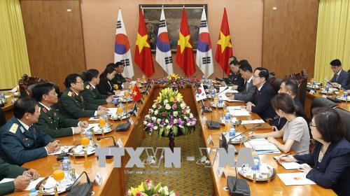 韩国国防部长宋永武对越南进行正式访问 ảnh 2 韩国国防部长宋永武对越南进行正式访问 ảnh 2