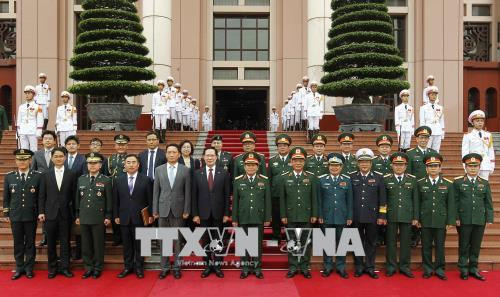 韩国国防部长宋永武对越南进行正式访问 ảnh 3 韩国国防部长宋永武对越南进行正式访问 ảnh 3