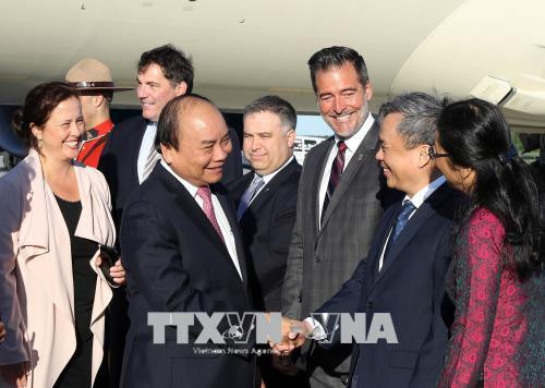阮春福总理抵达机场 开始访加并出席G7峰会扩大会议之旅 ảnh 1 阮春福总理抵达机场 开始访加并出席G7峰会扩大会议之旅 ảnh 1