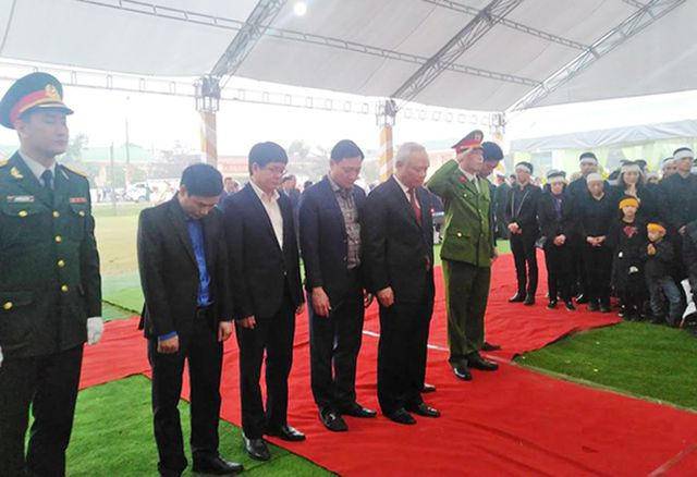 阮德平同志吊唁仪式和安葬仪式在河静省红岭市举行 ảnh 1 阮德平同志吊唁仪式和安葬仪式在河静省红岭市举行 ảnh 1
