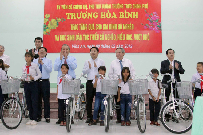 越南领导代表赴平定省出席玉回-栋多大捷230周年纪念典礼 ảnh 2