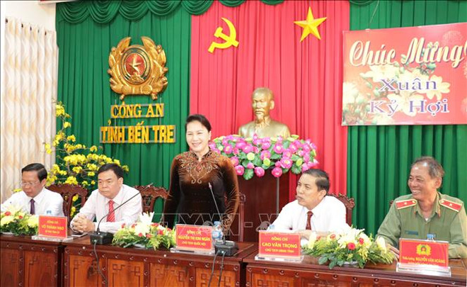 国会主席阮氏金银在槟椥省开展春节走访慰问活动 ảnh 1 国会主席阮氏金银在槟椥省开展春节走访慰问活动 ảnh 1