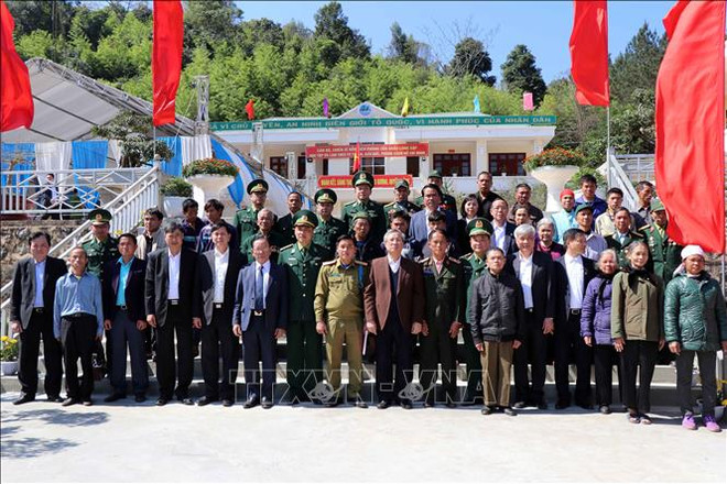 陈国旺同志赴山罗省拜年 张和平春节走访慰问同塔省优抚家庭和贫困群众 ảnh 2 陈国旺同志赴山罗省拜年 张和平春节走访慰问同塔省优抚家庭和贫困群众 ảnh 2