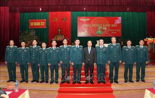 政府总理对空军372师练兵备战工作进行检查 ảnh 2