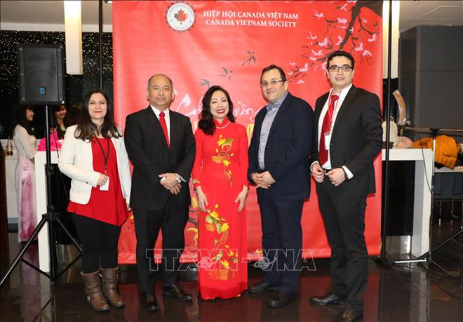 旅居加拿大和捷克越南人欢度2019己亥猪年新春 ảnh 1