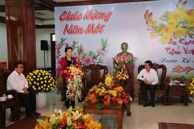 越南国会主席阮氏金率团赴前江省开展春节走访慰问活动 ảnh 1 越南国会主席阮氏金率团赴前江省开展春节走访慰问活动 ảnh 1