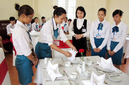 东盟经济共同体:越南旅游业劳动力面临机遇与挑战 ảnh 4 东盟经济共同体:越南旅游业劳动力面临机遇与挑战 ảnh 4