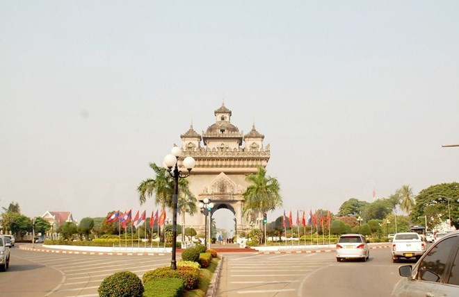 面向东盟共同体:老挝将挑战转化为机遇 ảnh 1 面向东盟共同体:老挝将挑战转化为机遇 ảnh 1