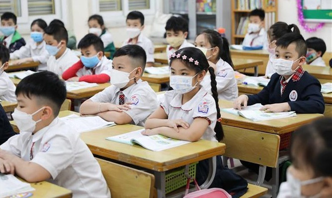 河内学生返校上学:利用直接上课时间弥补在线学习漏洞 ảnh 1 河内学生返校上学:利用直接上课时间弥补在线学习漏洞 ảnh 1