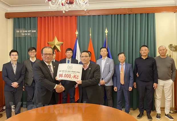 旅捷越南人社群继续协助乌克兰避难人员前往捷克 ảnh 1 旅捷越南人社群继续协助乌克兰避难人员前往捷克 ảnh 1