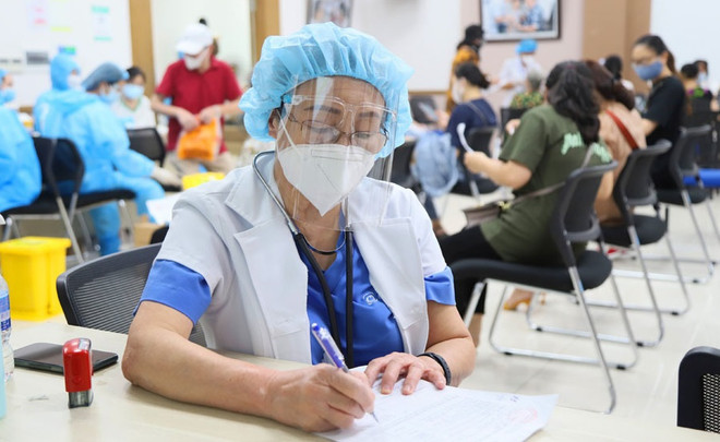胡志明市为卫生所退休医生每月支付900万越盾的返聘工资 ảnh 1 胡志明市为卫生所退休医生每月支付900万越盾的返聘工资 ảnh 1