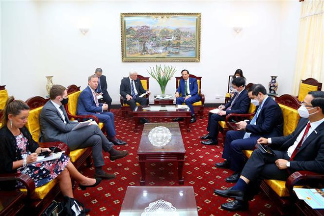 越英签署职业教育合作备忘录 ảnh 1 越英签署职业教育合作备忘录 ảnh 1