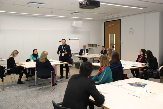 越南与英国进一步加强教育合作关系 ảnh 1