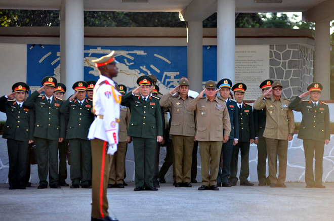 加强越南与古巴两党、两国政府和武装力量的合作 ảnh 3 加强越南与古巴两党、两国政府和武装力量的合作 ảnh 3