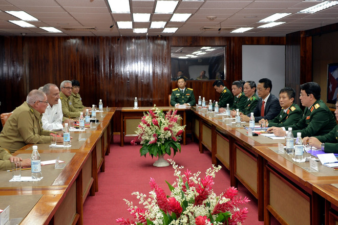加强越南与古巴两党、两国政府和武装力量的合作 ảnh 4 加强越南与古巴两党、两国政府和武装力量的合作 ảnh 4