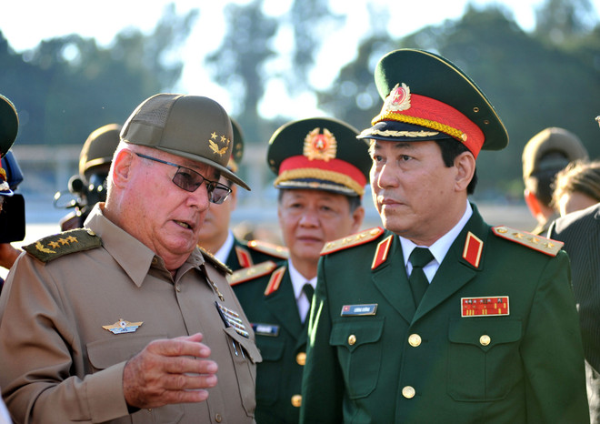 加强越南与古巴两党、两国政府和武装力量的合作 ảnh 1 加强越南与古巴两党、两国政府和武装力量的合作 ảnh 1