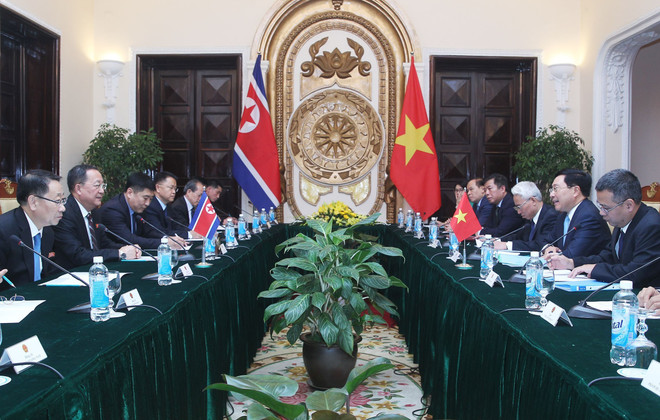 政府副总理兼外长范平明与朝鲜外交部长李勇浩举行会谈 ảnh 2 政府副总理兼外长范平明与朝鲜外交部长李勇浩举行会谈 ảnh 2